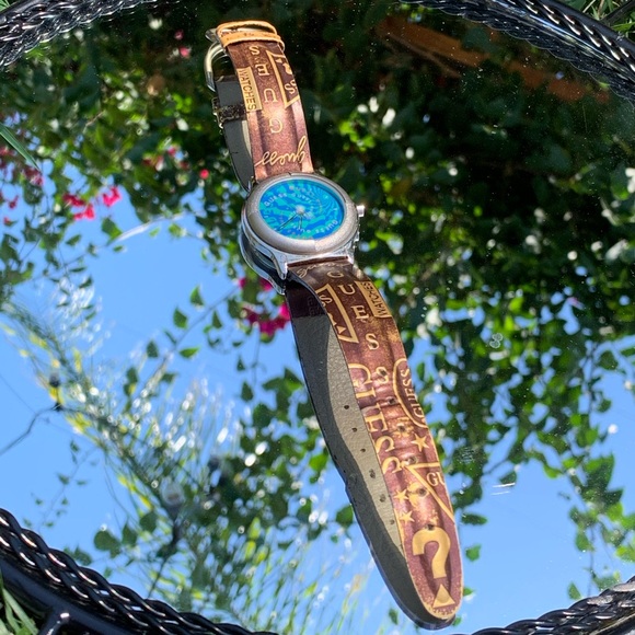 Rare GUESS optical illusion watch - Picture 3 of 4